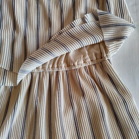 GYPSIES AND MOONDUST Spaghetti Strap Overlay Accordion Pleat Striped Romper M - Picture 7 of 15